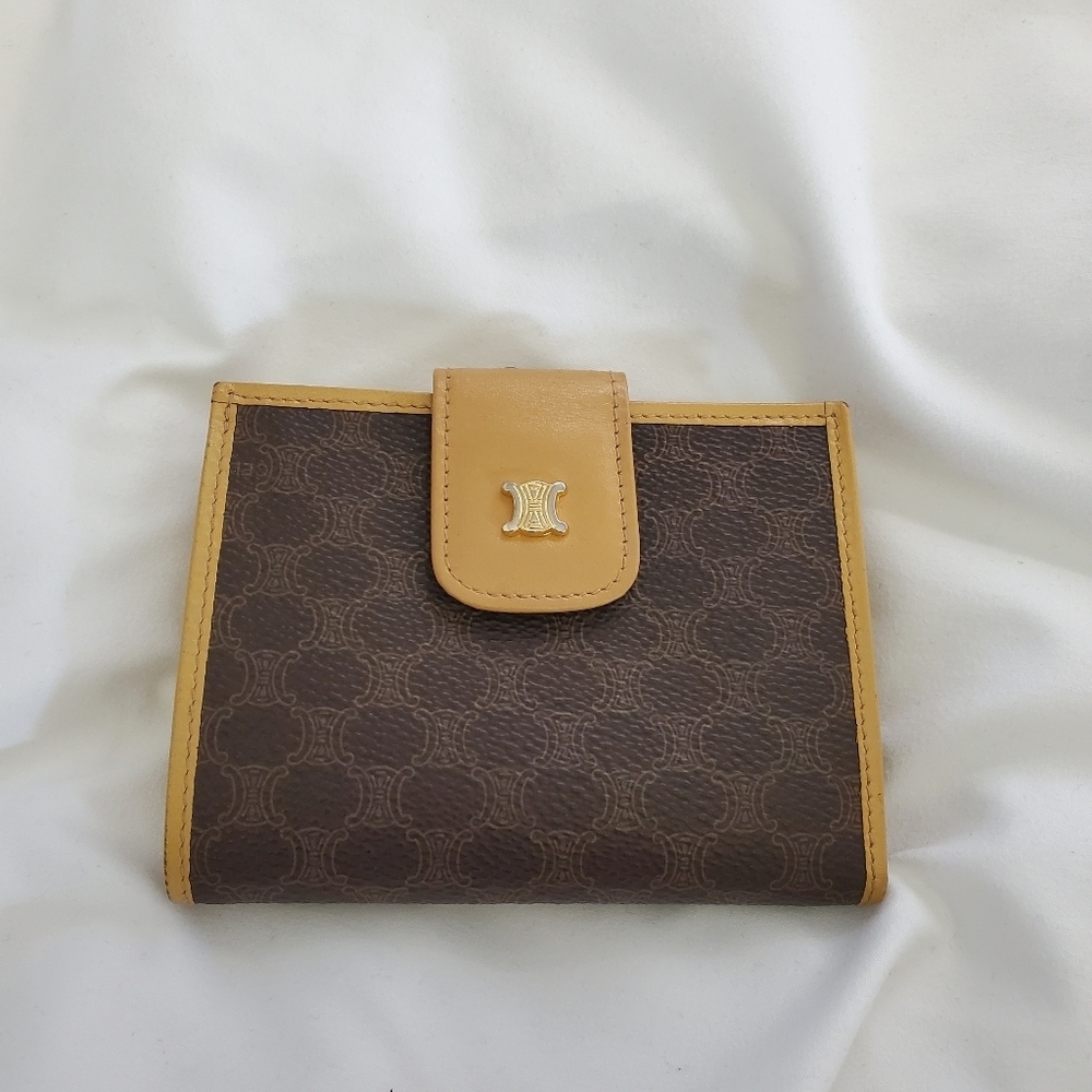 Celine Vintage Macadam Triomphe Kisslock Bifold Short Wallet